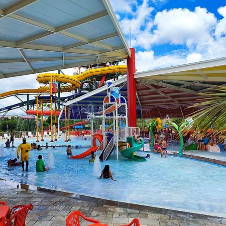 Piazza Diroma Acesso Diroma Acqua Park Gratuito Star Temporada Aparthotel Caldas Novas Bagian luar foto