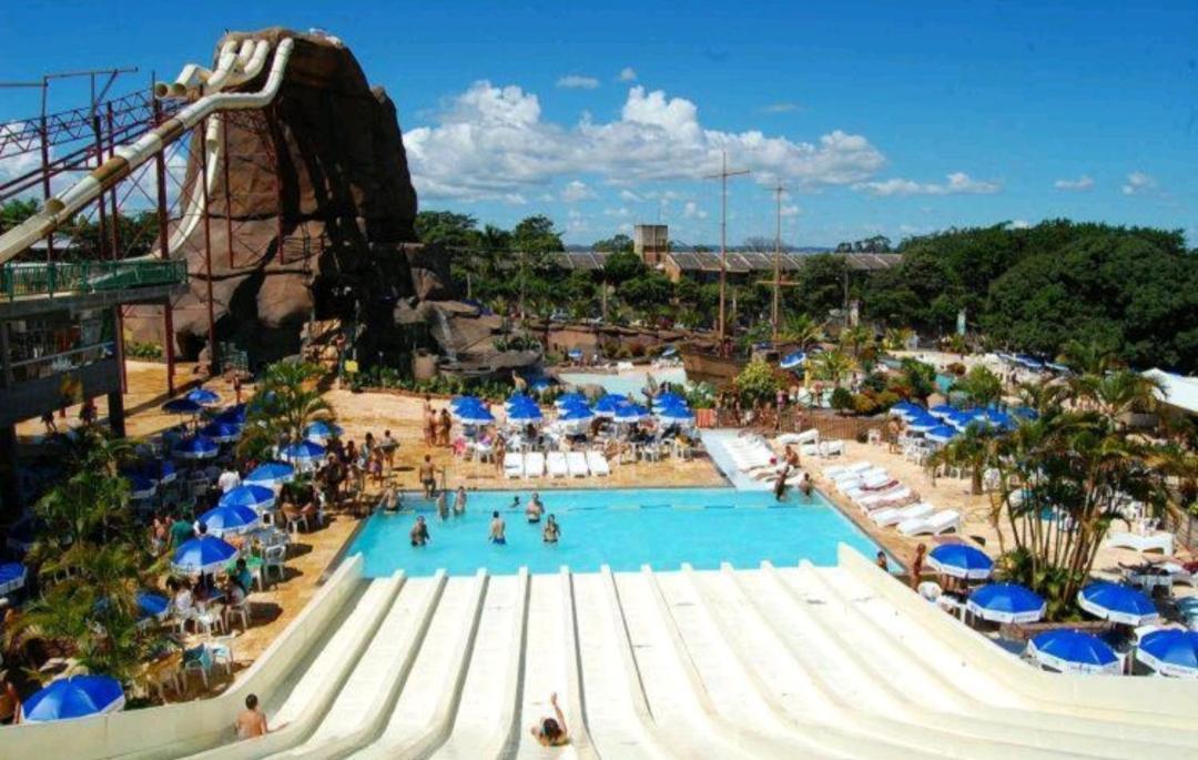 Piazza Diroma Acesso Diroma Acqua Park Gratuito Star Temporada Aparthotel Caldas Novas Bagian luar foto
