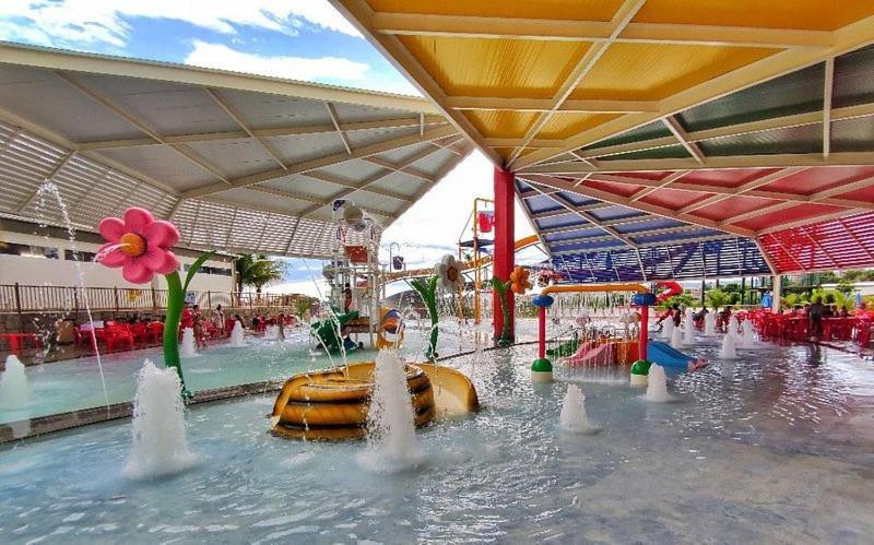Piazza Diroma Acesso Diroma Acqua Park Gratuito Star Temporada Aparthotel Caldas Novas Bagian luar foto